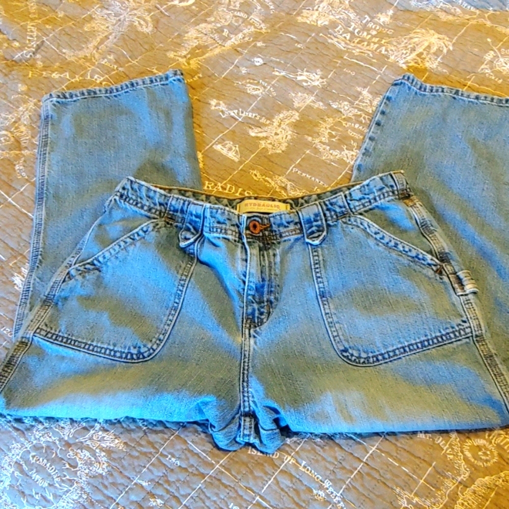 Hydraulic Jean Capris Rise 9 1/2 Inseam23"